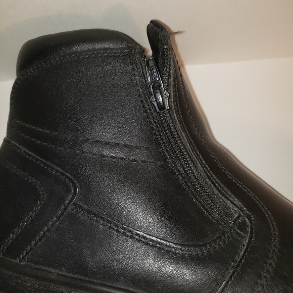 Spring Step Men's Black Low Boots with 2 Tongue Zippers Man Made Sole - Picture 8 of 11